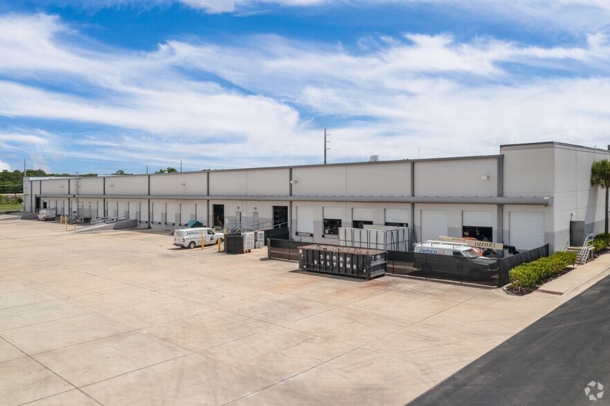 3800 Enterprise Way, Sanford, FL for lease - Building Photo - Image 3 of 11