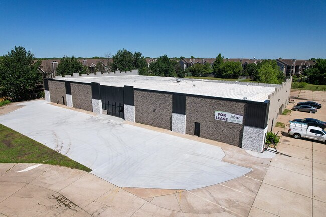 Plus de détails pour 7370 E 37th St, Wichita, KS - Bureau à louer