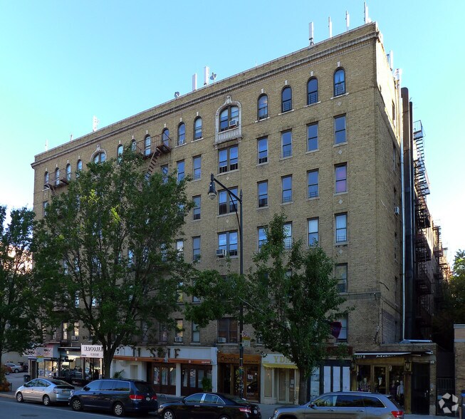 229-235 Dyckman St, New York, NY for lease - Primary Photo - Image 1 of 2