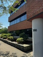 300 Interstate Corporate Cent, Williston, VT for lease Interior Photo- Image 1 of 11