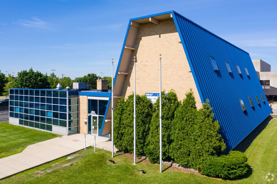 600 S Hoyne Ave, Chicago, IL à louer - Photo principale - Image 1 de 2