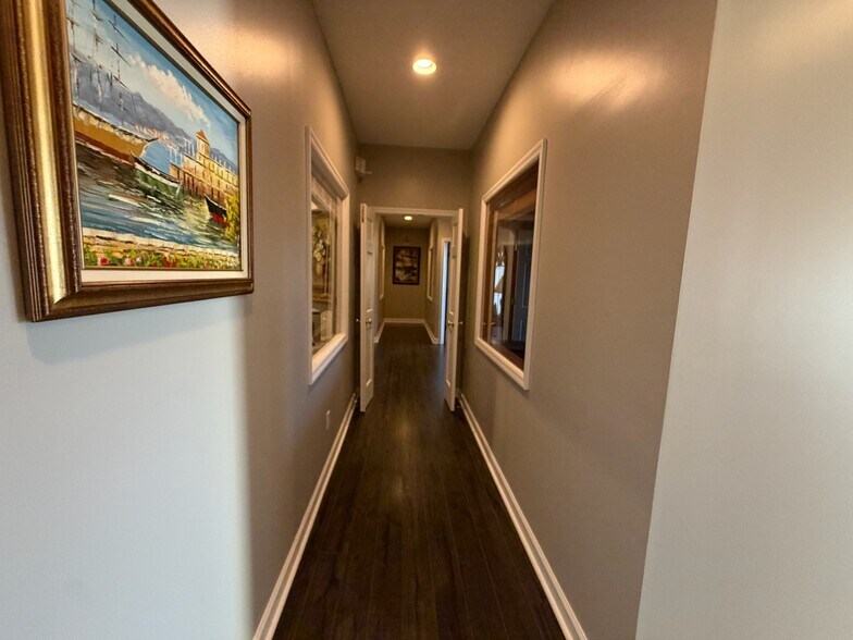 9 W Broad St, Newnan, GA à louer - Photo du bâtiment - Image 3 de 16