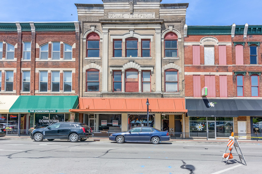 219 N Main St, Decatur, IL à vendre - Photo du bâtiment - Image 1 de 1