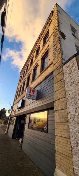 186 SW Court St, Dallas, OR for sale - Building Photo - Image 3 of 17