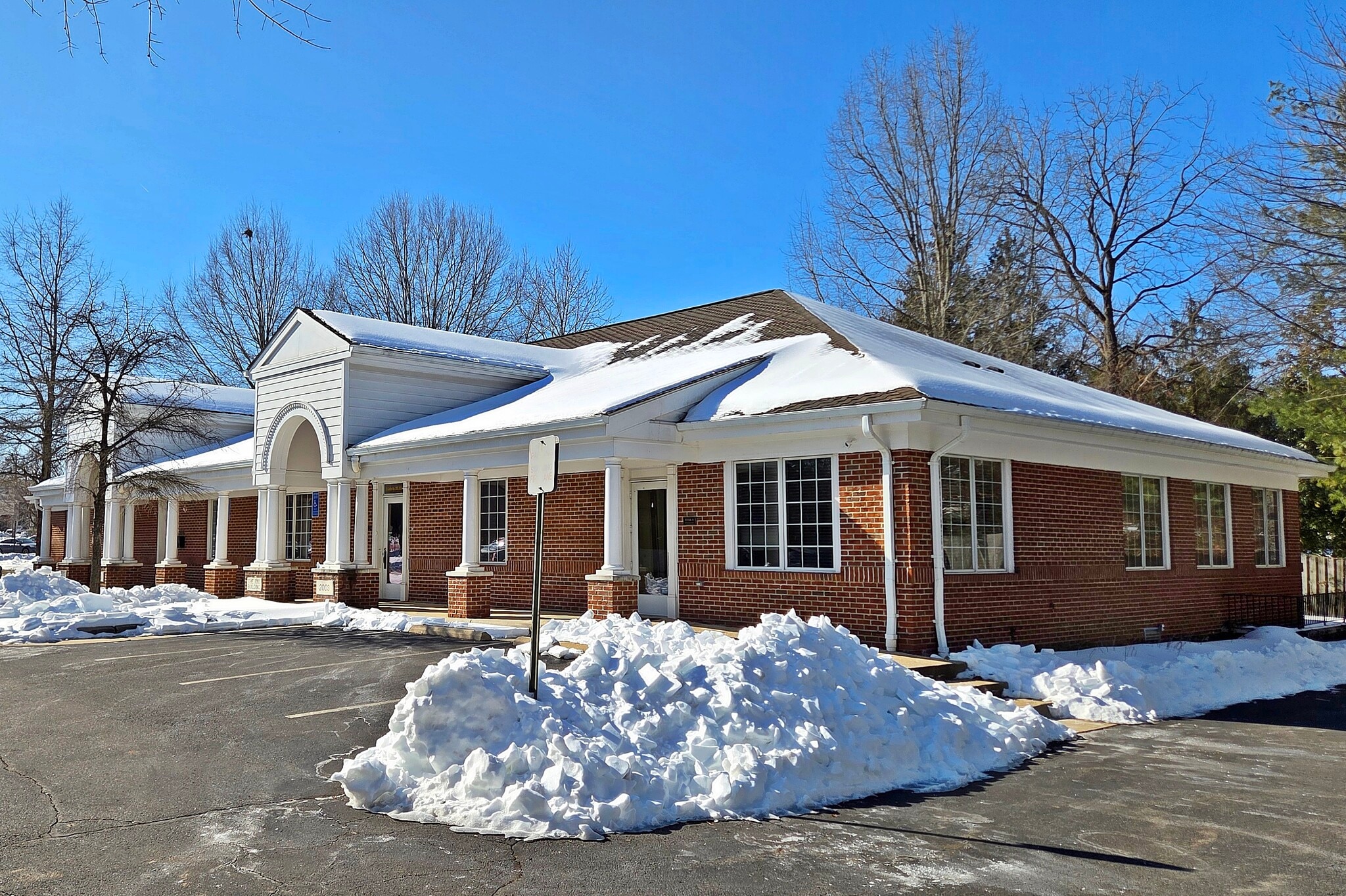 10614 Warwick Ave, Fairfax, VA for lease Interior Photo- Image 1 of 32