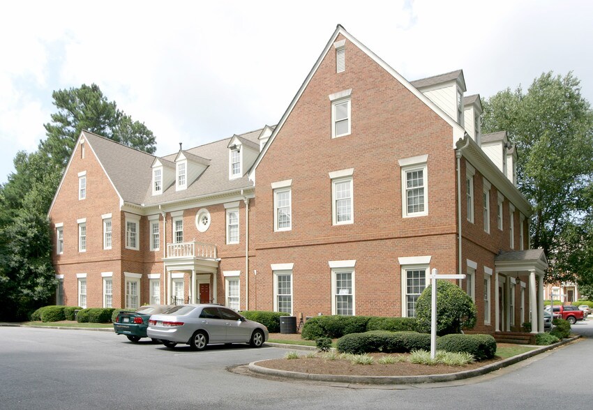6111 Peachtree Dunwoody Rd NE, Atlanta, GA à vendre - Photo du bâtiment - Image 3 de 10