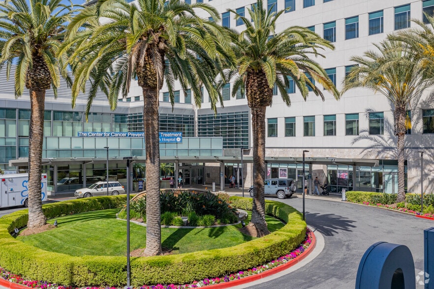 1010 W La Veta Ave, Orange, CA for lease - Building Photo - Image 3 of 14