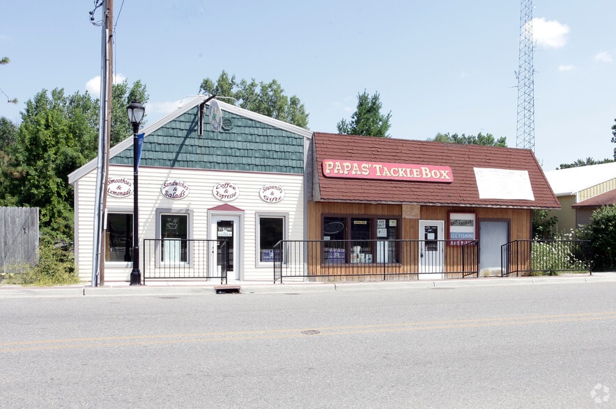 210 Lake St, Crystal, MI à vendre - Photo du bâtiment - Image 2 de 16