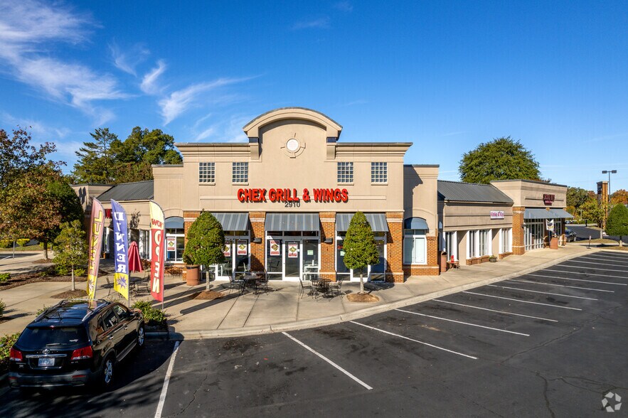 2910-2918 Mount Holly Huntersville Rd, Charlotte, NC à louer - Photo du bâtiment - Image 3 de 36