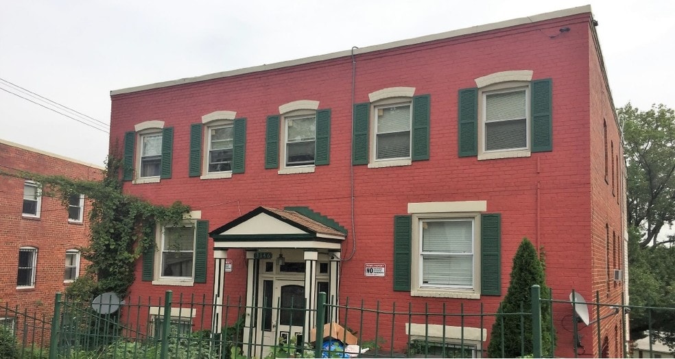 3146 Buena Vista Ter SE, Washington, DC for sale - Primary Photo - Image 1 of 9