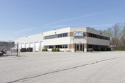 40th Ave Industrial Properties - Parc de stationnement couvert