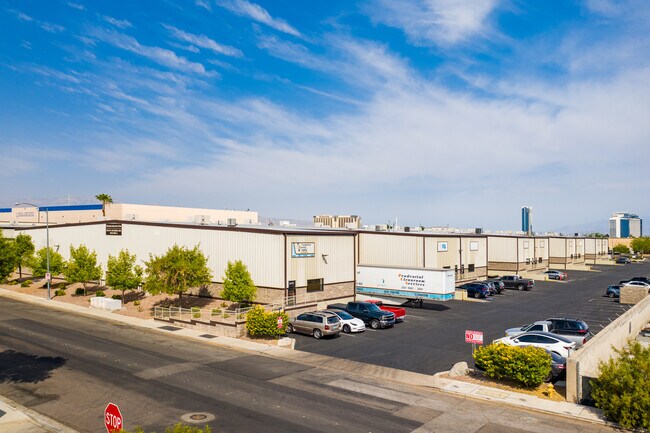 Plus de détails pour 3915 W Hacienda Ave, Las Vegas, NV - Industriel à louer