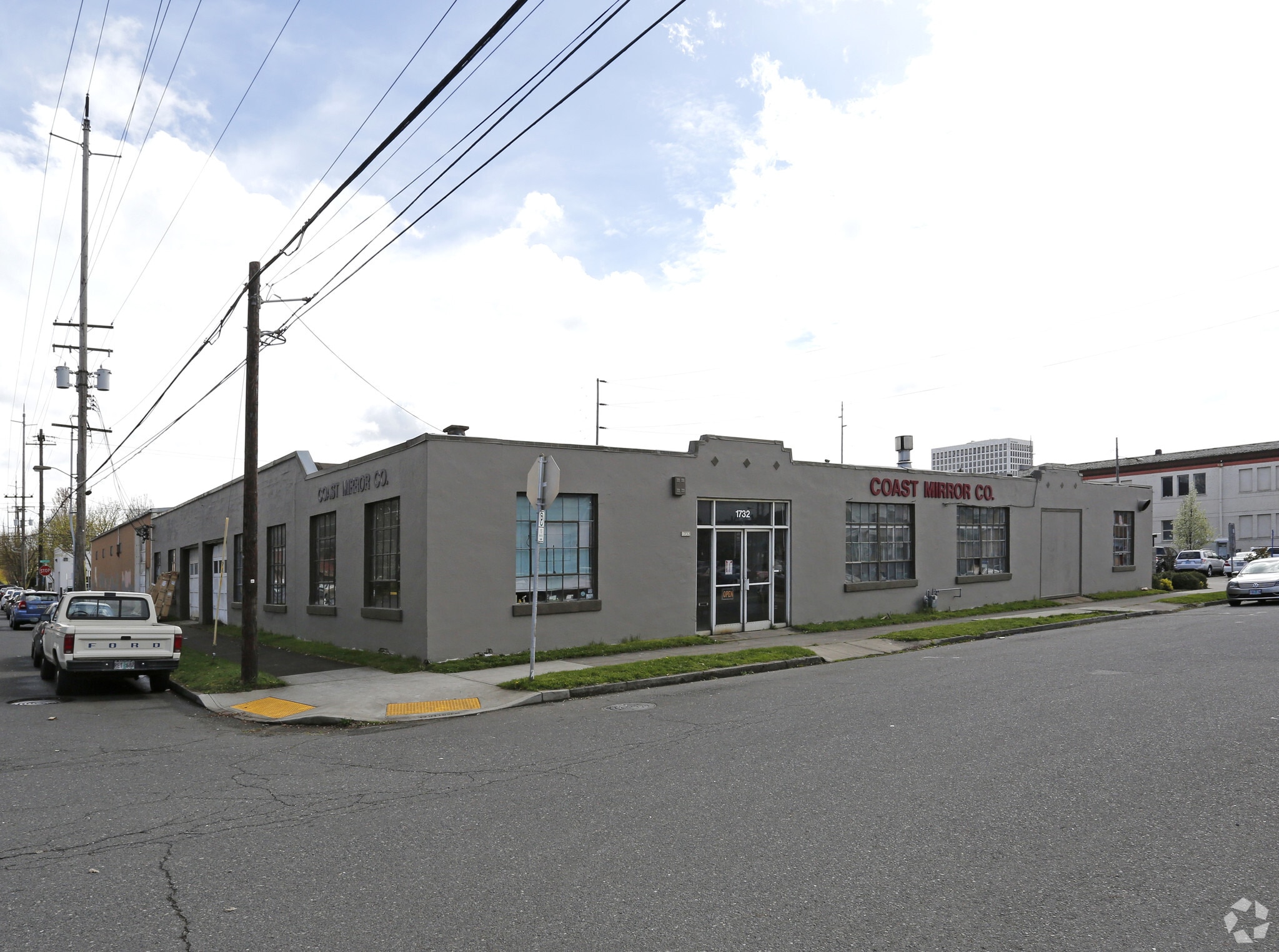 Two Assets on 2nd Ave portfolio of 2 properties for sale on LoopNet.ca Primary Photo- Image 1 of 3