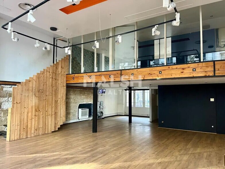 Retail in Lyon for lease - Interior Photo - Image 1 of 7