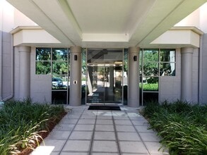 2240 Belleair Rd, Clearwater, FL à louer Photo intérieure- Image 1 de 19