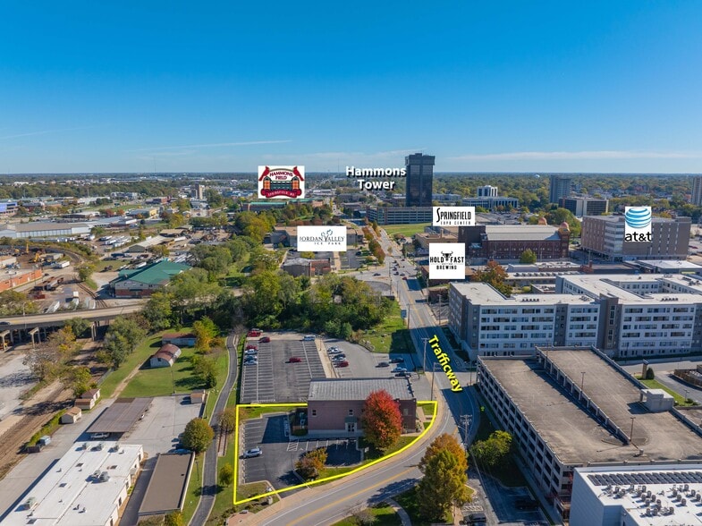 425 E Trafficway St, Springfield, MO for sale - Building Photo - Image 3 of 12