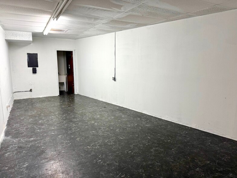 6750-6772 Ingram Rd, San Antonio, TX for lease - Interior Photo - Image 3 of 15