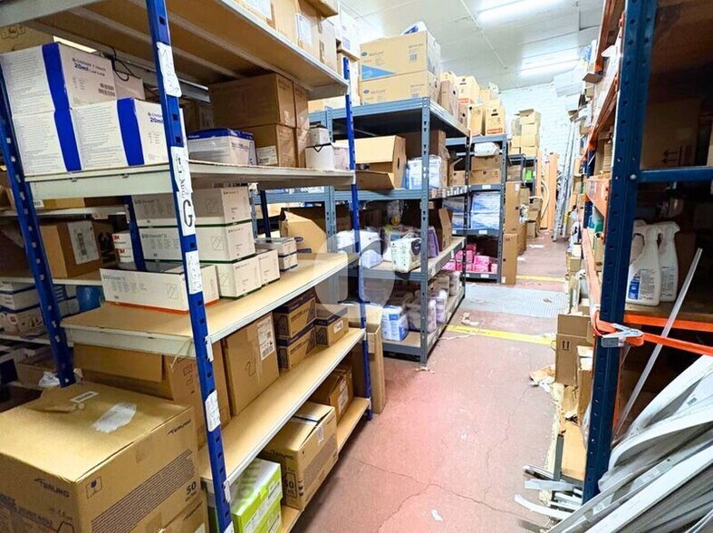 Retail in Marcq-en-Baroeul for lease - Interior Photo - Image 2 of 4