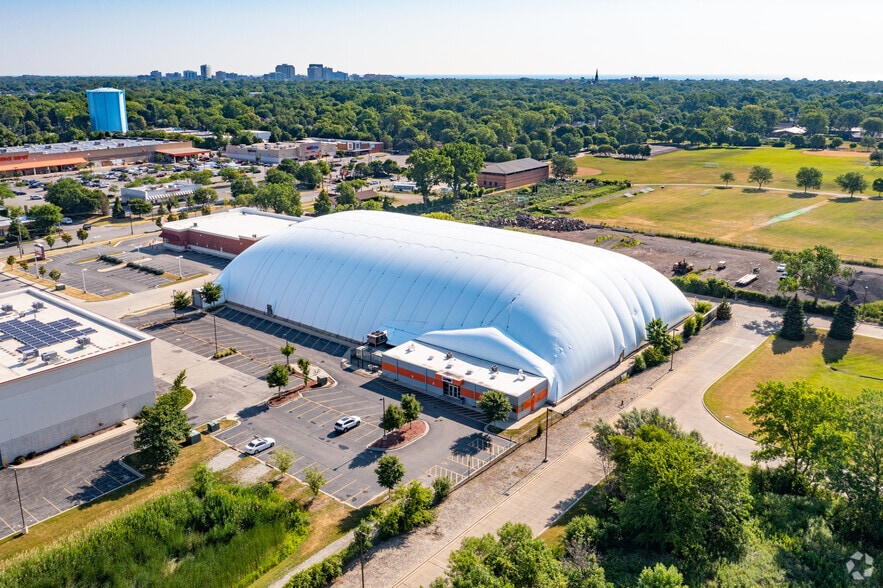 2454 Oakton St, Evanston, IL for sale - Building Photo - Image 3 of 13