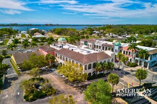 Bay Street Village & Town Center - Dépanneur