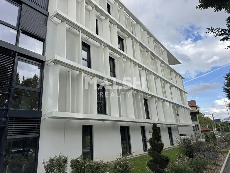 Bureau dans Saint-Étienne à louer - Photo du bâtiment - Image 1 de 6