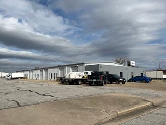 Plus de détails pour 11119 E 56th St, Tulsa, OK - Local d'activités à louer