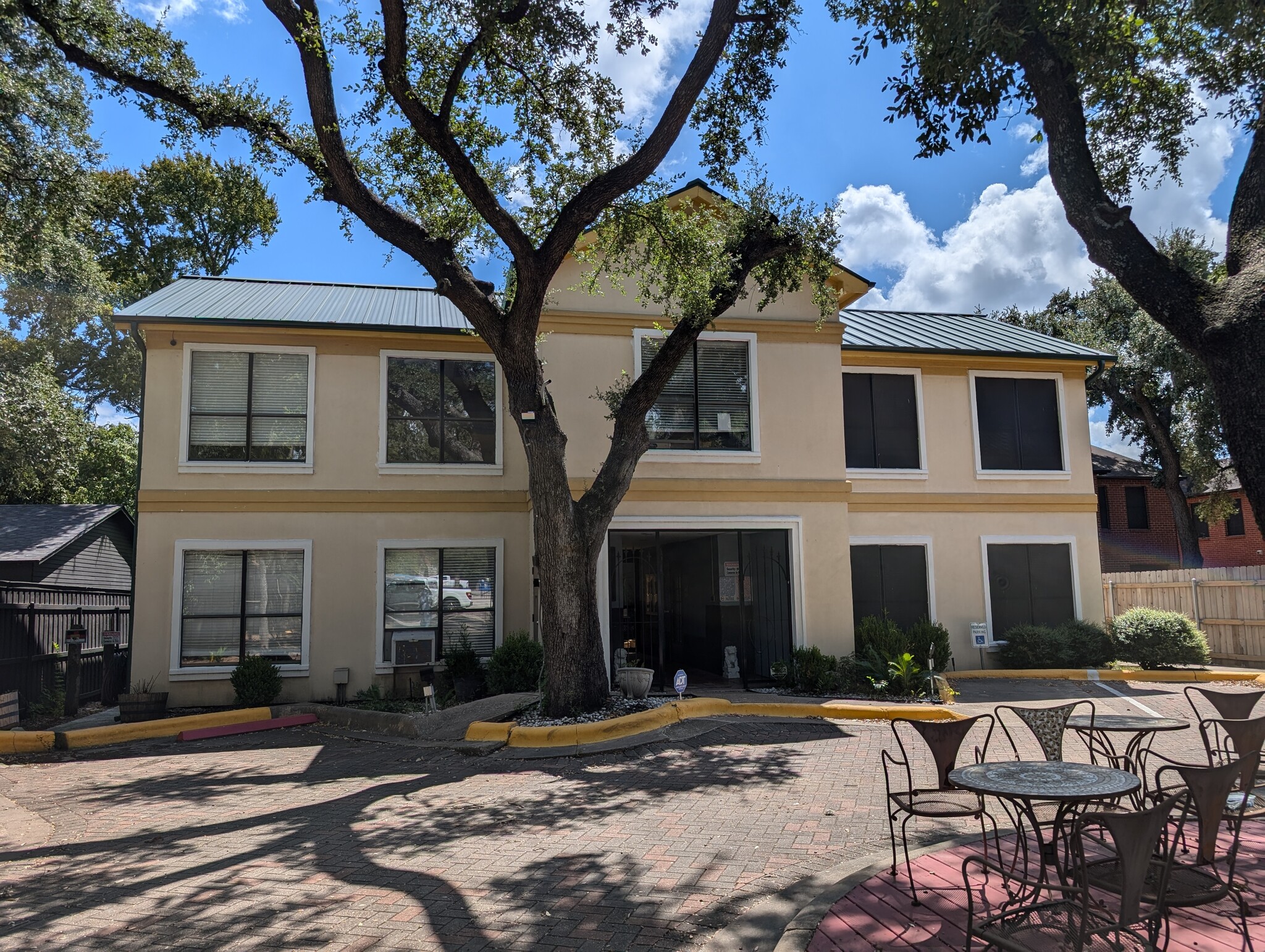 4005 Menchaca Rd, Austin, TX for sale Primary Photo- Image 1 of 16