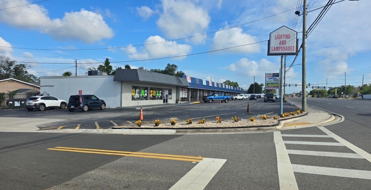 12691 Seminole Blvd, Largo, FL à louer Photo du bâtiment- Image 1 de 2