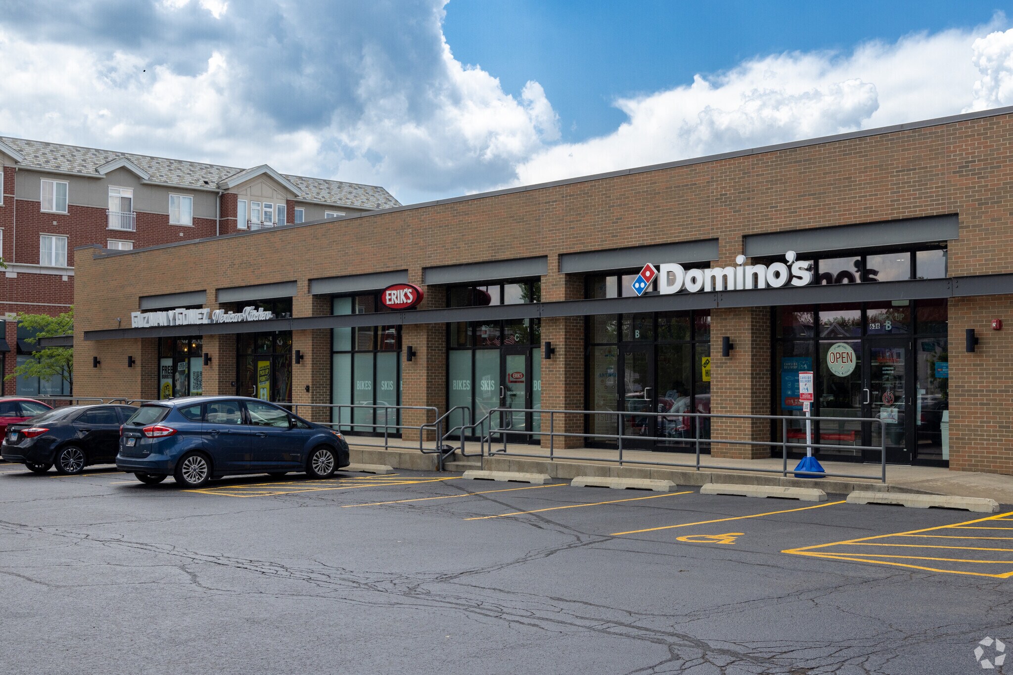 636 Deerfield Rd, Deerfield, IL for lease Primary Photo- Image 1 of 6