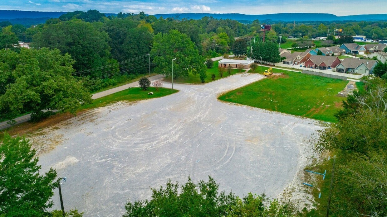 4913 Adams Rd, Hixson, TN for lease Primary Photo- Image 1 of 5