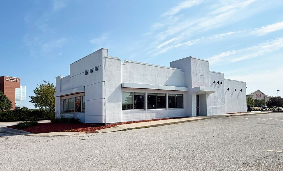 2555 S 175th St, Omaha, NE for lease - Building Photo - Image 2 of 5