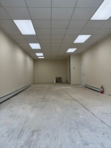 10209 101st Ave, Ozone Park, NY for lease - Building Photo - Image 2 of 3