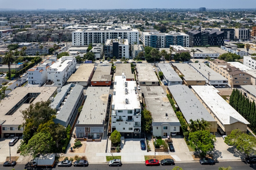 3667 Mentone Ave, Los Angeles, CA for sale - Building Photo - Image 3 of 21