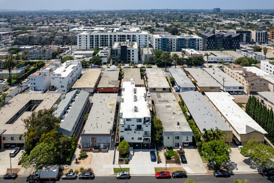 3667 Mentone Ave, Los Angeles, CA à vendre - Photo du bâtiment - Image 3 de 21