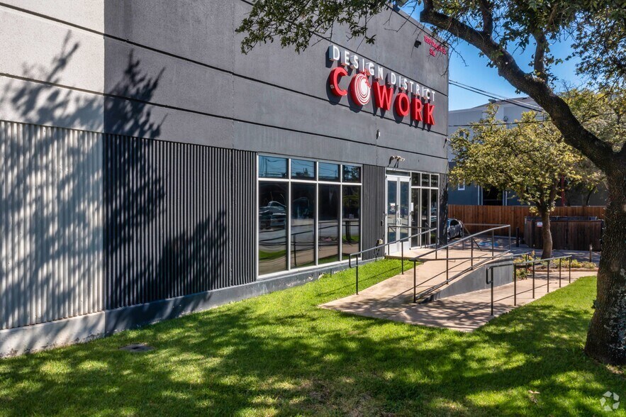 1500 Dragon St, Dallas, TX à louer - Photo du bâtiment - Image 3 de 7