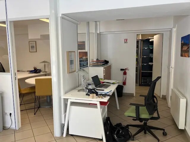 45 Rue De La Thibaudière, Lyon for lease - Interior Photo - Image 3 of 18