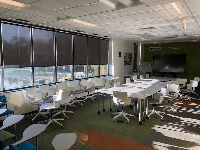 8935 N Meridian St, Indianapolis, IN à louer - Photo intérieure - Image 2 de 20