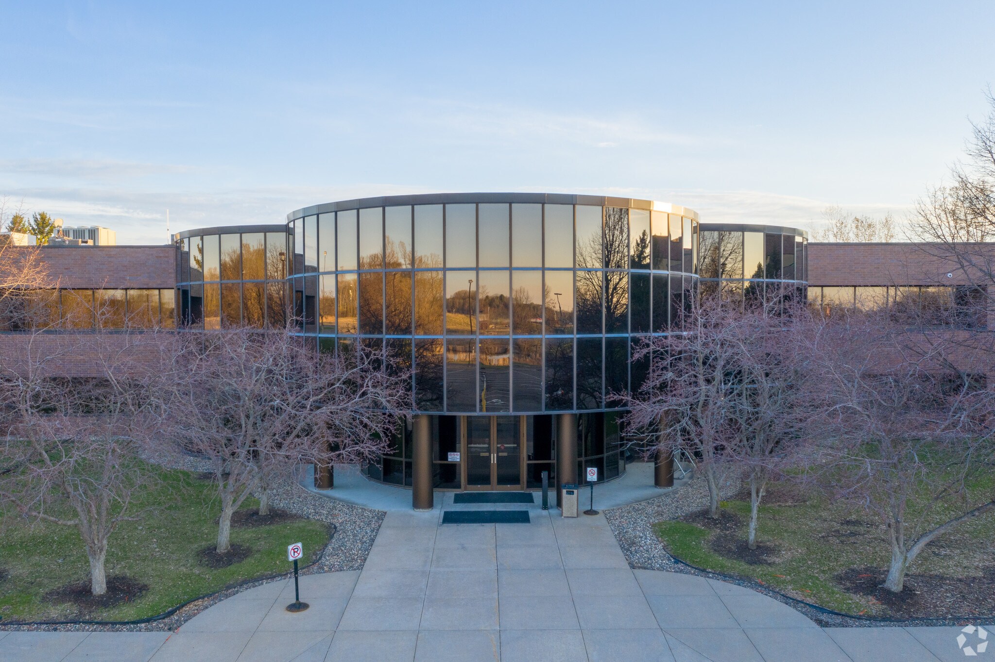 3507 Highpoint Dr N, Oakdale, MN for lease Primary Photo- Image 1 of 18