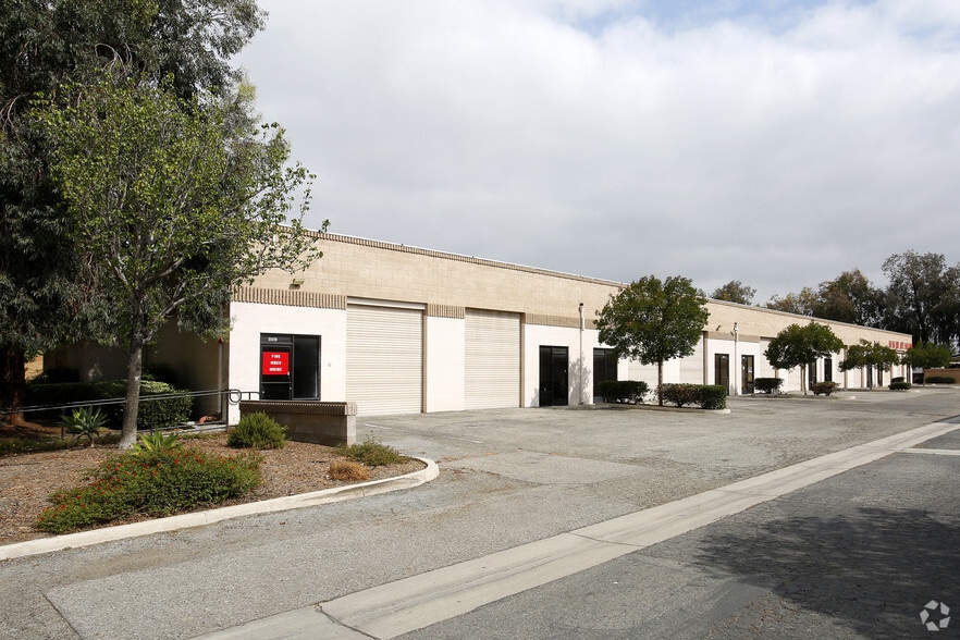 3931 Carter St, Riverside, CA à louer - Photo du bâtiment - Image 2 de 6