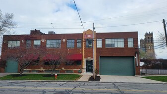 1457 E 40th St, Cleveland OH - Services immobiliers commerciaux