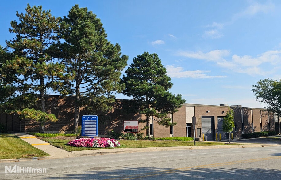 2-44 Plaza Dr, Westmont, IL for lease - Building Photo - Image 1 of 12