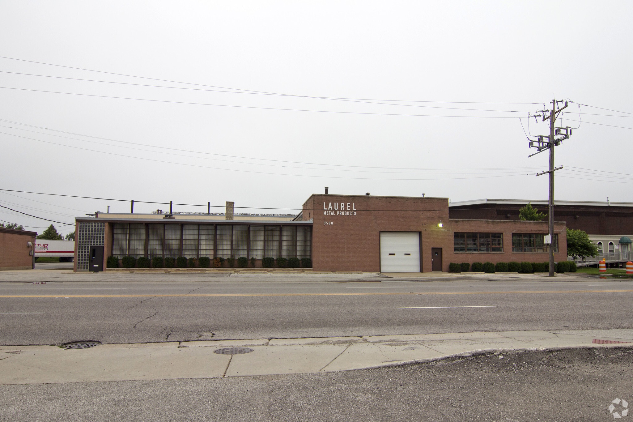 3500 W Touhy Ave, Lincolnwood, IL for sale Primary Photo- Image 1 of 8