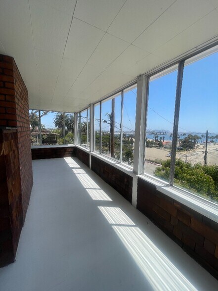 3915 Bluff Pl, San Pedro, CA à vendre - Photo du bâtiment - Image 3 de 18