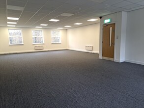 Hamilton St, Oldham for lease Interior Photo- Image 2 of 4