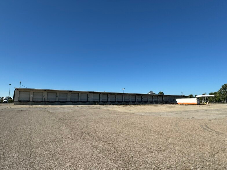 700 NE Arch St, Atlanta, IL à vendre - Photo du bâtiment - Image 2 de 46