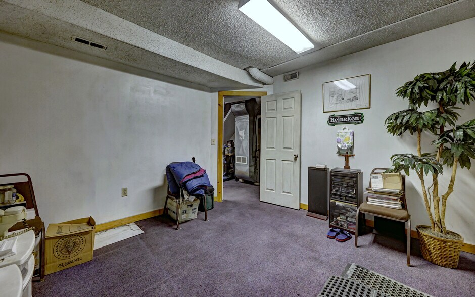 399 Wolcott Rd, Wolcott, CT à vendre - Photo du bâtiment - Image 2 de 48