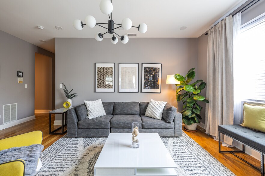 6156 S Kenwood Ave, Chicago, IL à vendre - Photo intérieure - Image 2 de 9