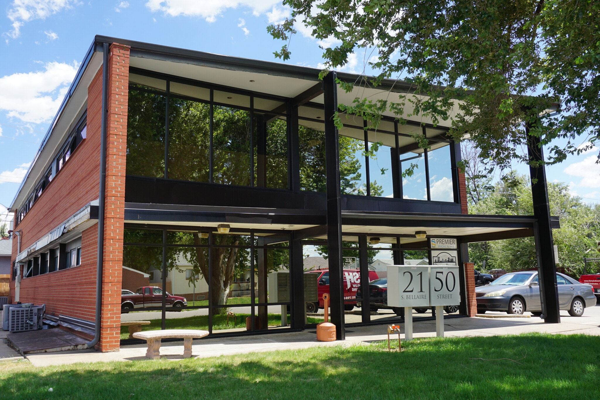 2150 S Bellaire St, Denver, CO à louer Photo du bâtiment- Image 1 de 6