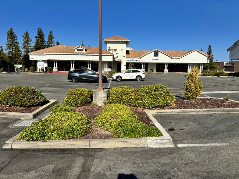 8445 Sierra College Blvd, Roseville, CA à louer - Photo du bâtiment - Image 3 de 8