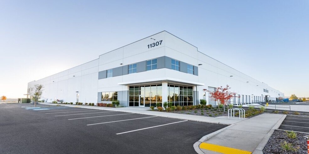 11307 W McFarlane Rd, Airway Heights, WA à louer - Photo du bâtiment - Image 2 de 2